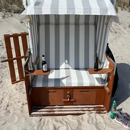 Im Am Mit Strandkorb An Der Ostsee Apartment